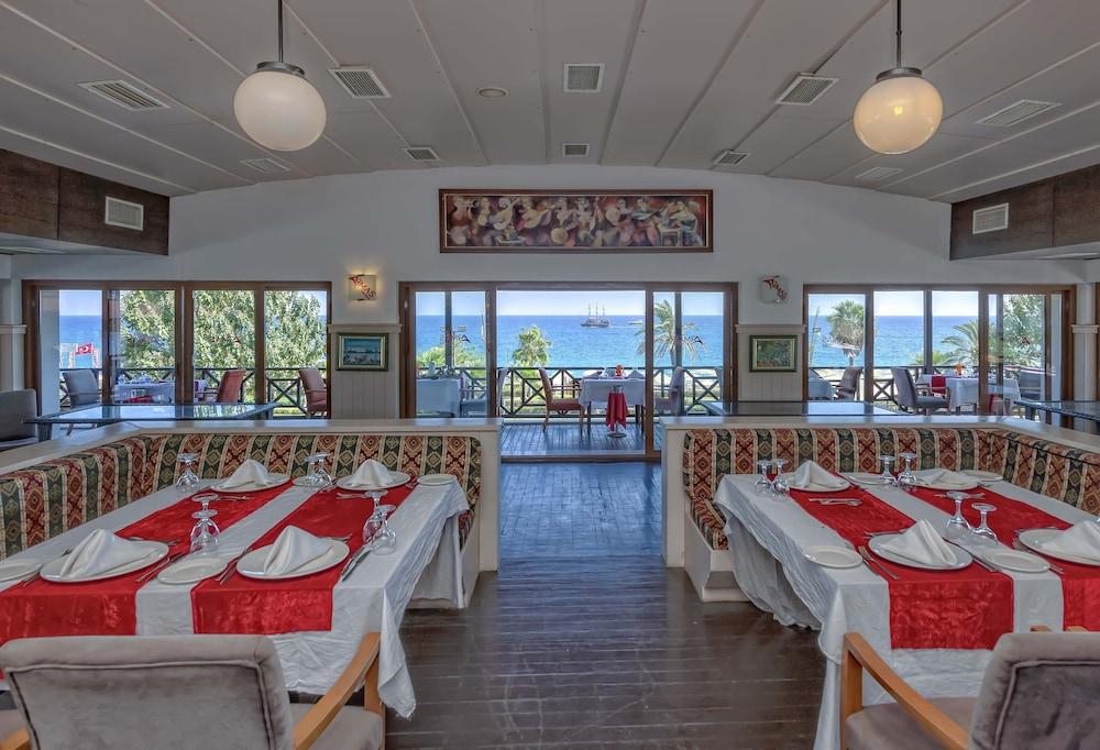 Labada Beach Hotel Çamyuva Exteriör bild