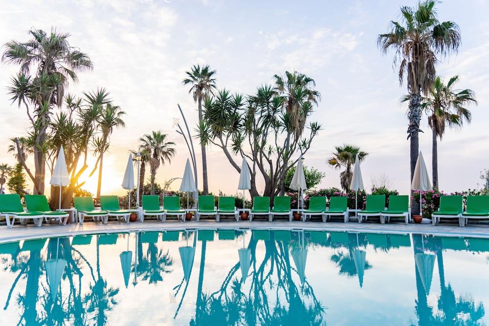 Labada Beach Hotel Çamyuva Exteriör bild