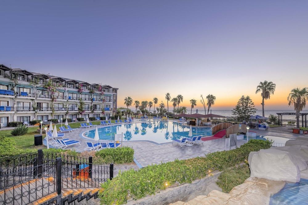 Labada Beach Hotel Çamyuva Exteriör bild