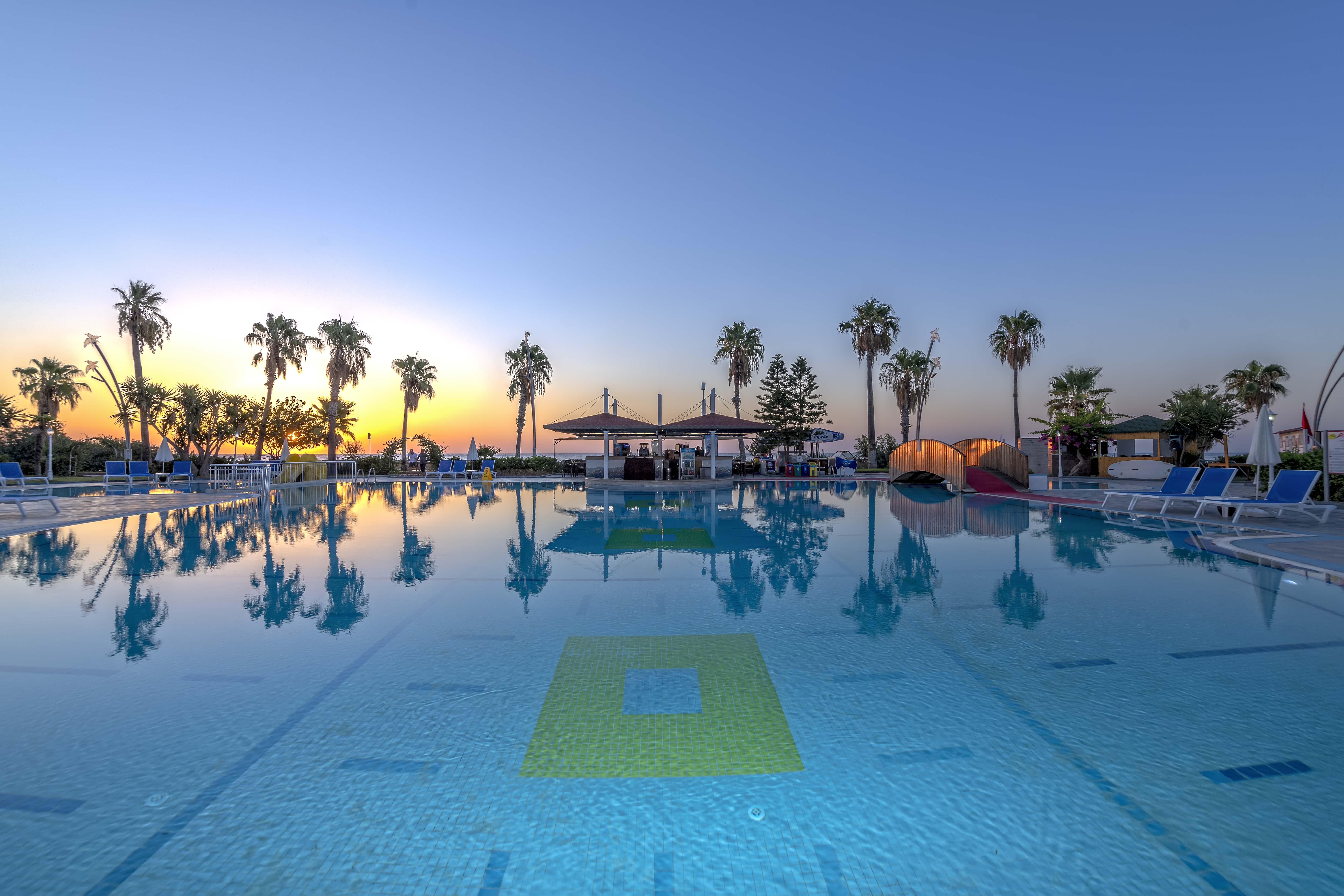 Labada Beach Hotel Çamyuva Exteriör bild